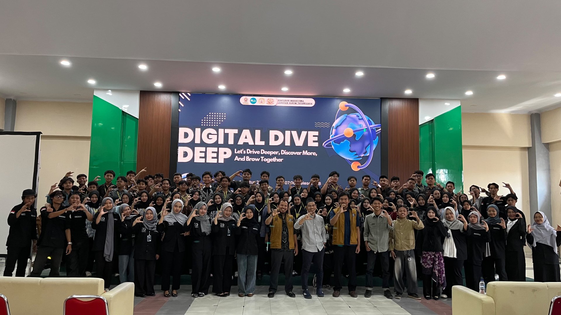 Digital Dive Deep dengan  tema ”Digital Democrasy :Mengawal Hak Konstitusi dan Kedaulatan Negara di Jagat  Maya”